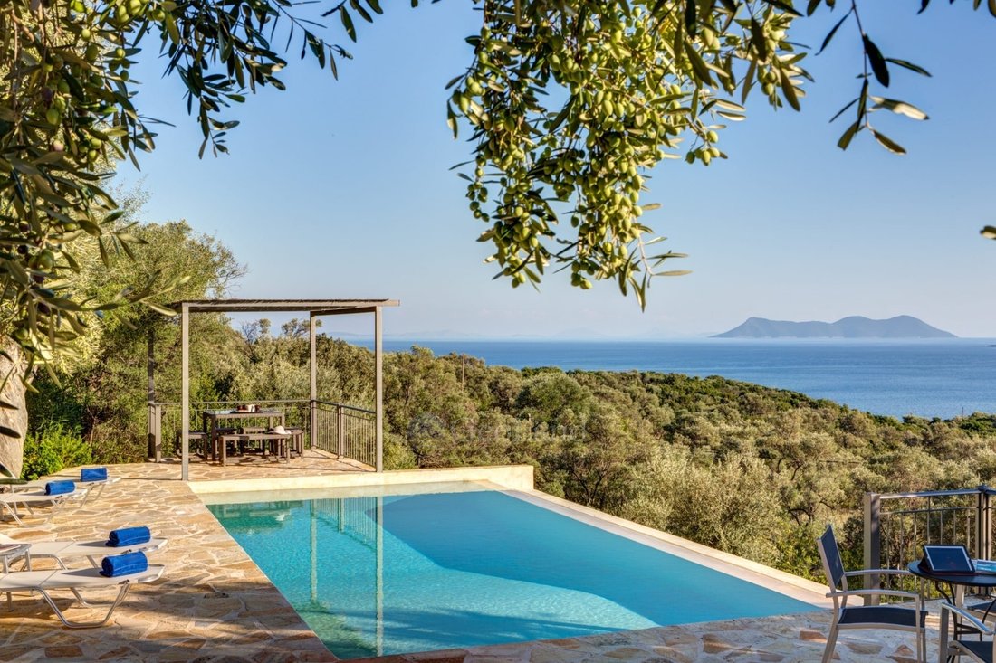 Villa in Porou, Ellomenos, Greece 1 - 16644241