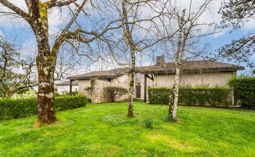 Castle for Sale in Beauville, Nouvelle-Aquitaine, France