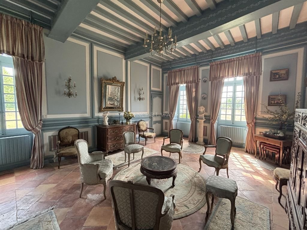 Estate in Hôtel de Ville-Quinconce-Saint Seurin-Fondaudège, Bordeaux, France 4 - 16647880