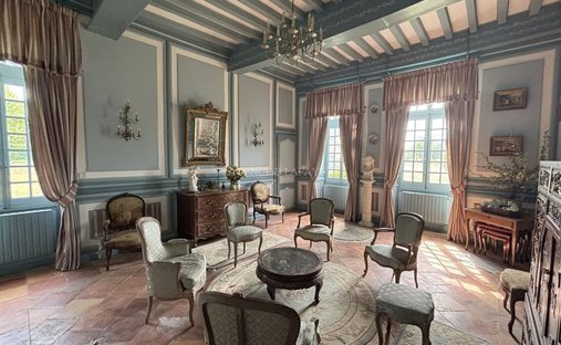 Castle for Sale in Saint-Émilion, Nouvelle-Aquitaine, France