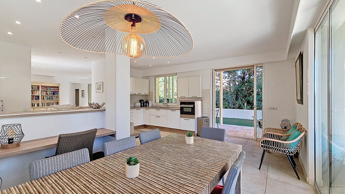 Villa in Fontmerle, Antibes, France 4 - 16629832