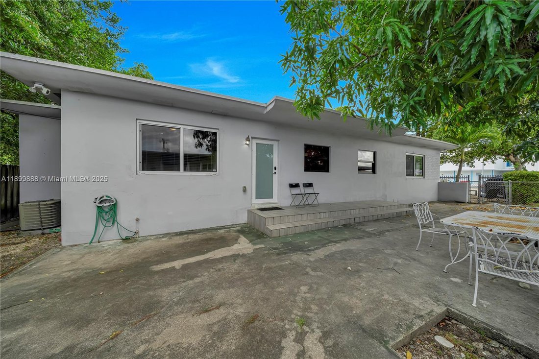 House in Miami, Florida, United States 1 - 16638121