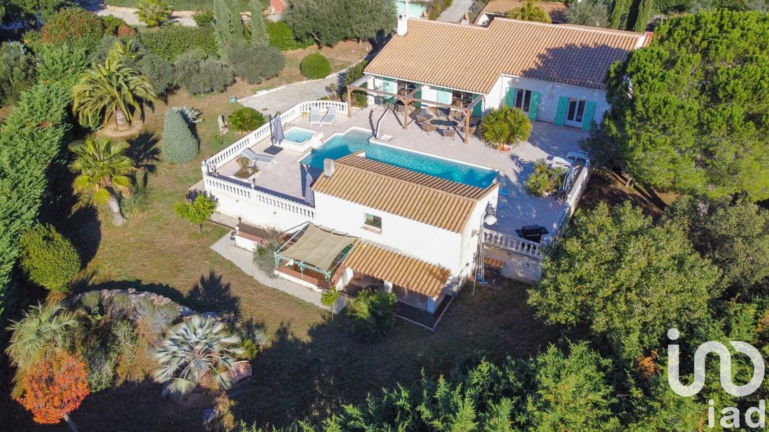 House in La Bouverie, Roquebrune-sur-Argens, France 1 - 16291469