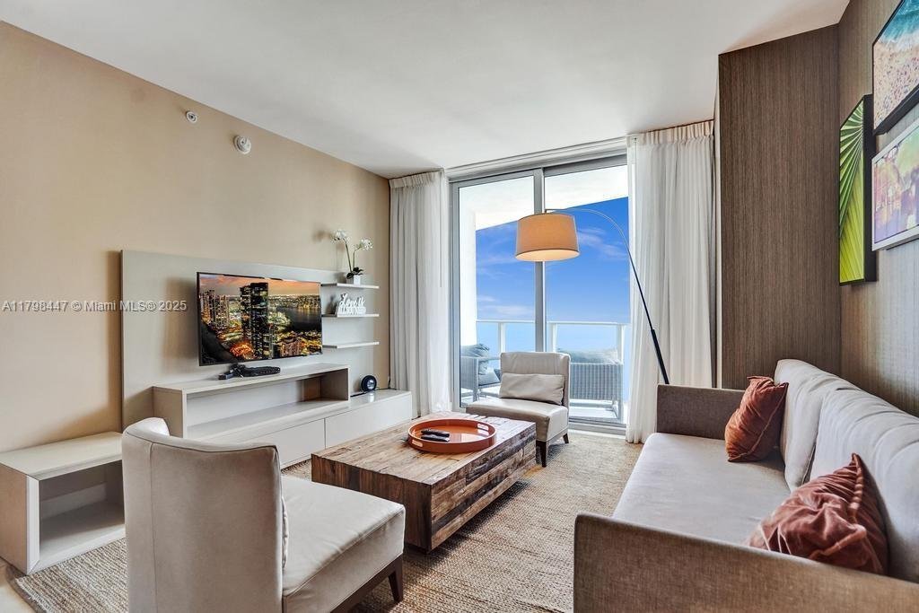 Condo in Hallandale Beach, Florida, United States 1 - 16639891
