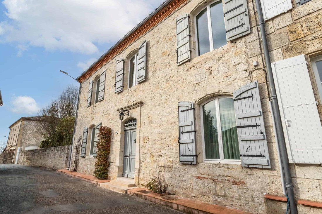 House in École Joseph Bara-Groupe scolaire Carnot-Hôtel de Ville, Agen, France 1 - 16629091