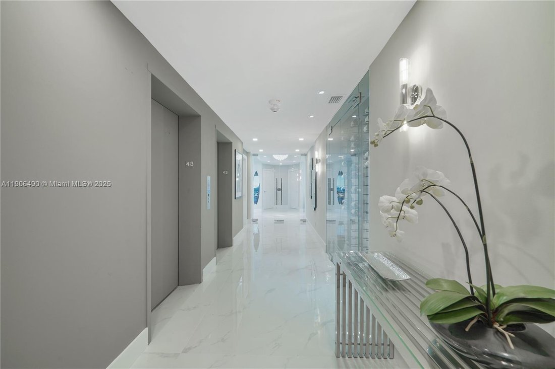 Condo in Miami Beach, Florida, United States 2 - 16636236