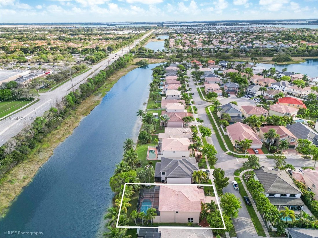 House in Miramar, Florida, United States 5 - 16637389