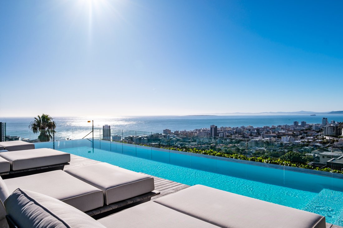 House in Fresnaye, Bakoven, Cape Town 2 - 16629354