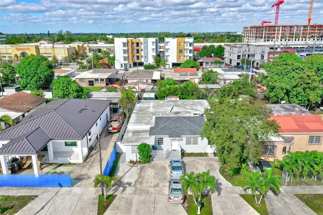 House in Hialeah, Florida, United States 1 - 16638941