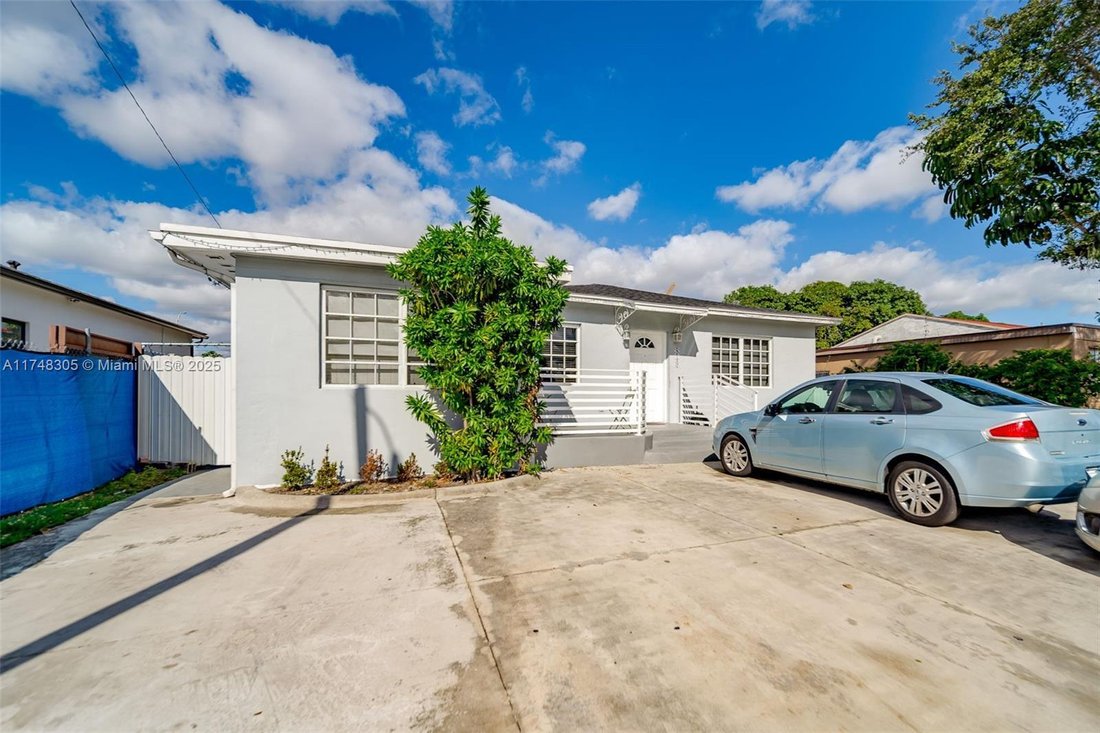 House in Hialeah, Florida, United States 4 - 16638941