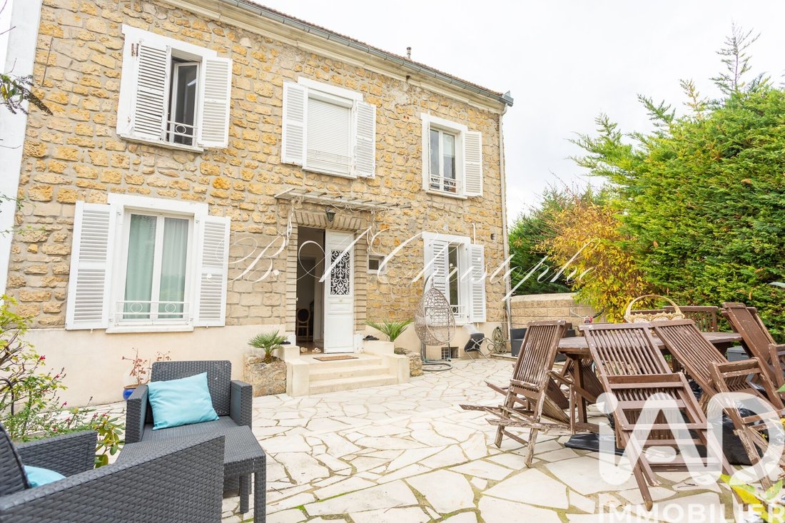 House in Centre Ville-mail-Golf-Epluches-Pt Petit, Saint-Ouen-l'Aumone, France 2 - 16645052