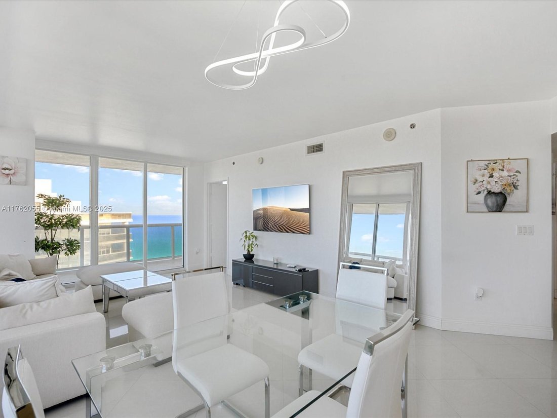 Condo in Hallandale Beach, Florida, United States 1 - 16639771