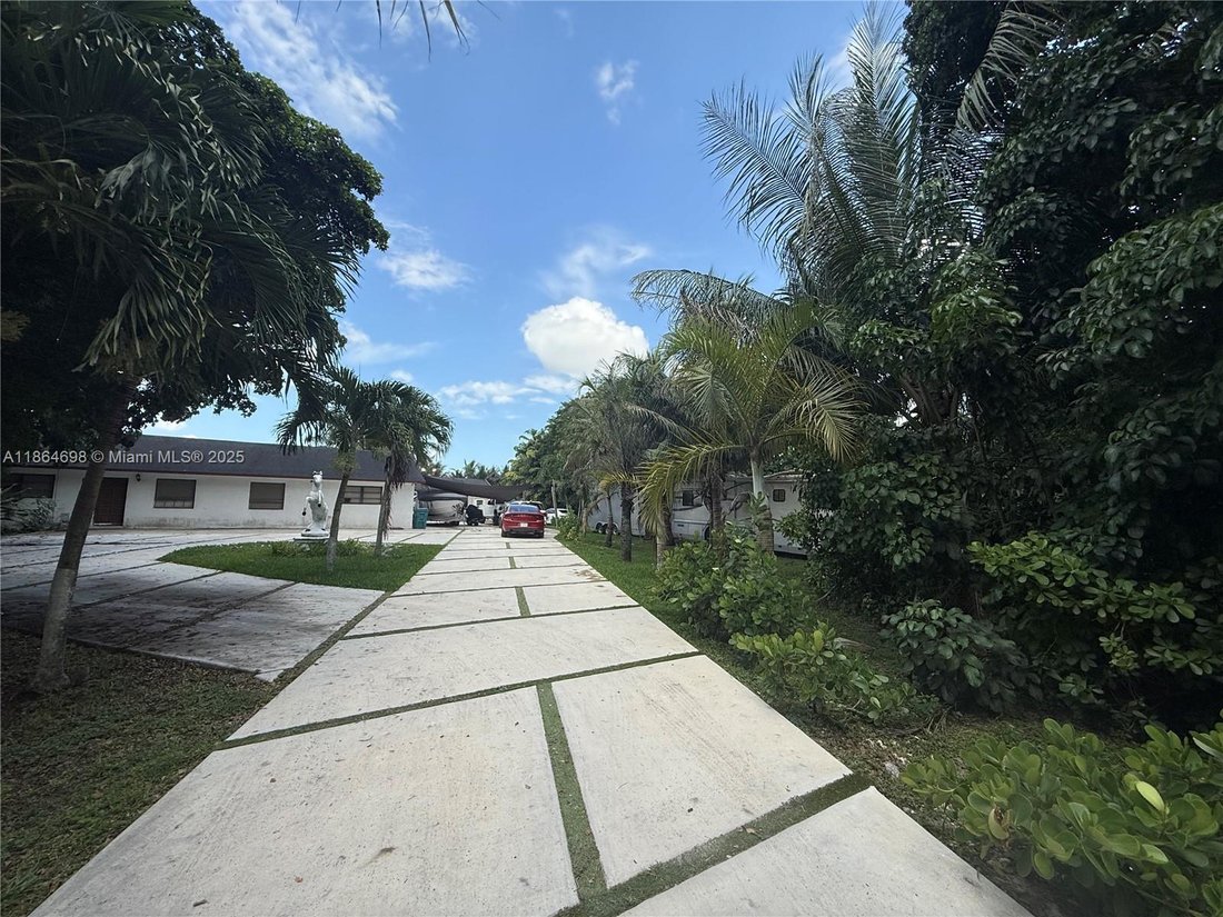 House in Miami, Florida, United States 2 - 16640053