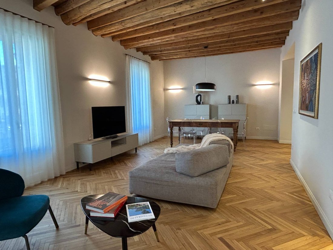Apartment in Historic Center, Desenzano del Garda, Lombardy 1 - 16641134