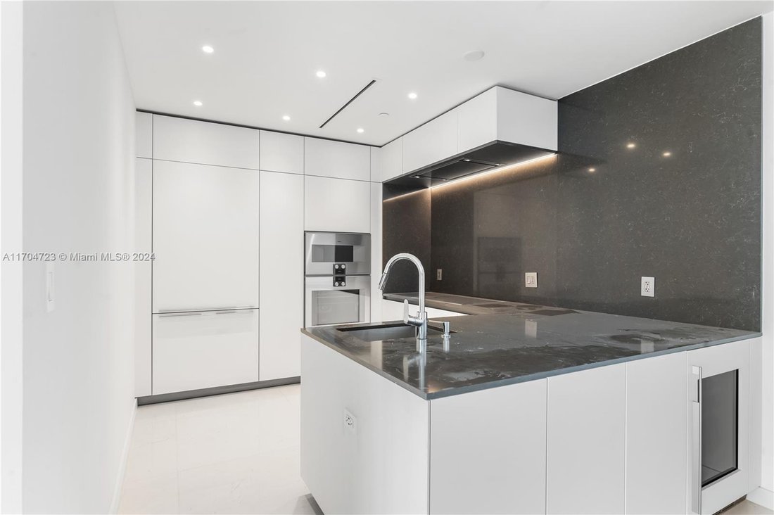Condo in Miami, Florida, United States 5 - 16639058