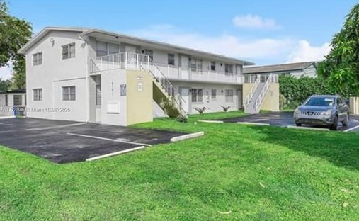 Pembroke Pines, Florida, United States 1