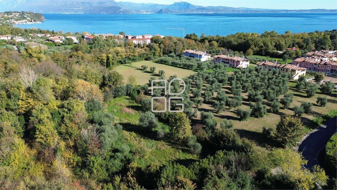 Land in Moniga del Garda, Lombardy, Italy 2 - 14661042