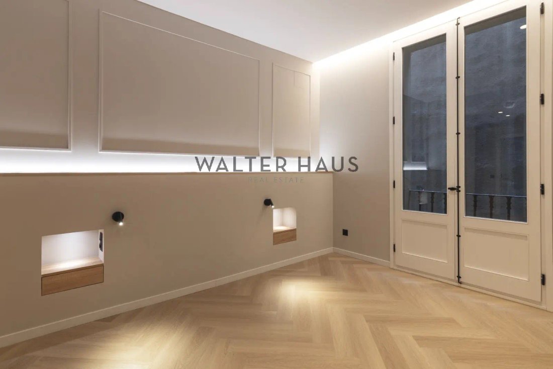 Apartment in Eixample, Barcelona, Spain 3 - 15358813