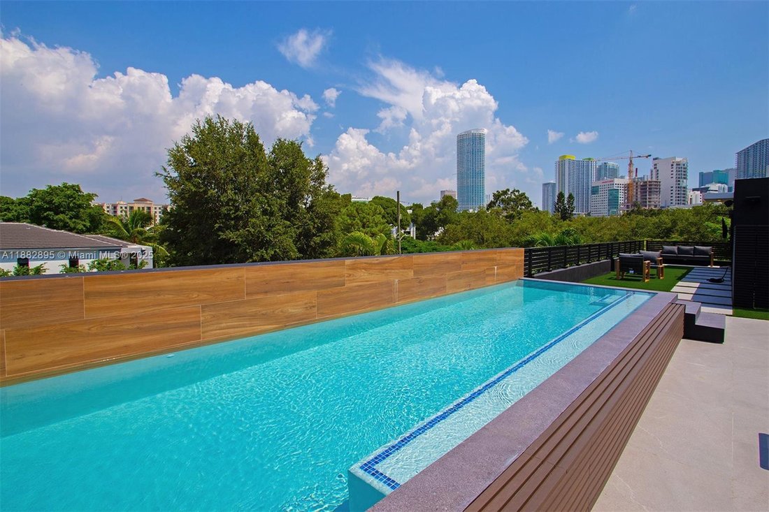 House in Miami, Florida, United States 2 - 16639372