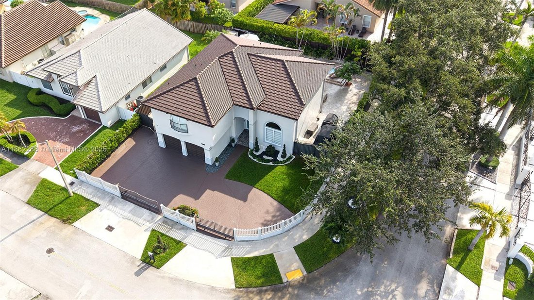 House in Miami, Florida, United States 3 - 16640366