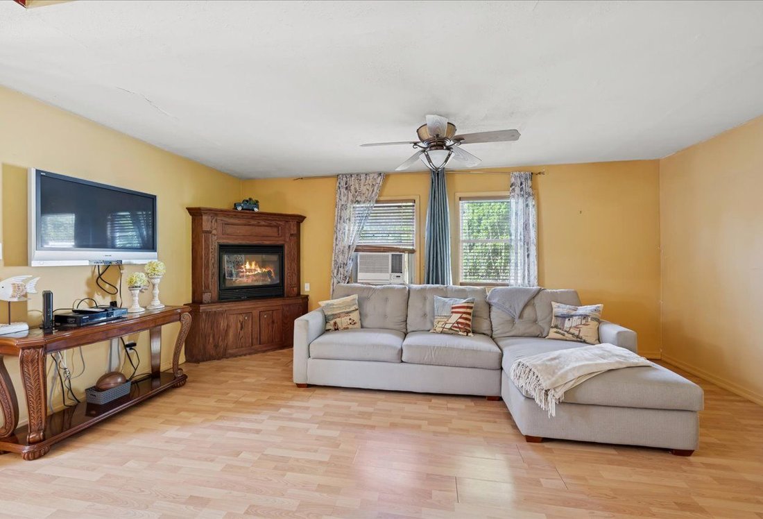 Southampton, New York, United States 4 - 16640936