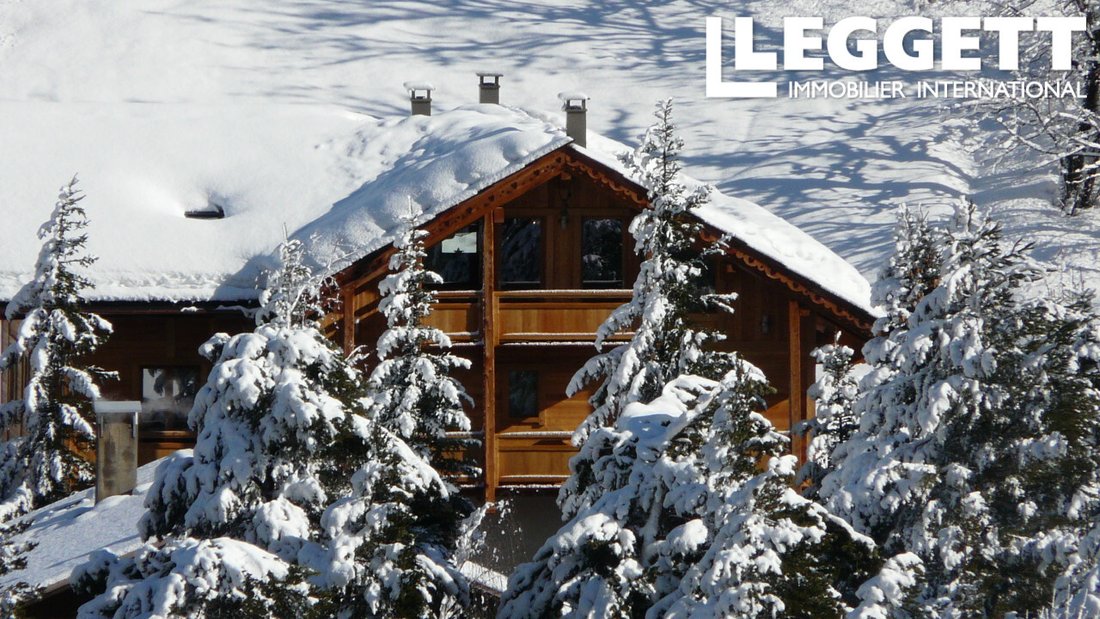 Chalet in La Salle-les-Alpes, Provence-Alpes-Côte d'Azur, France 1 - 16645457