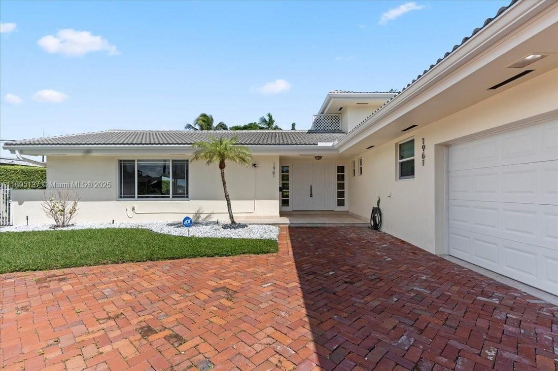 House in North Miami Beach, Florida, United States 2 - 16637974
