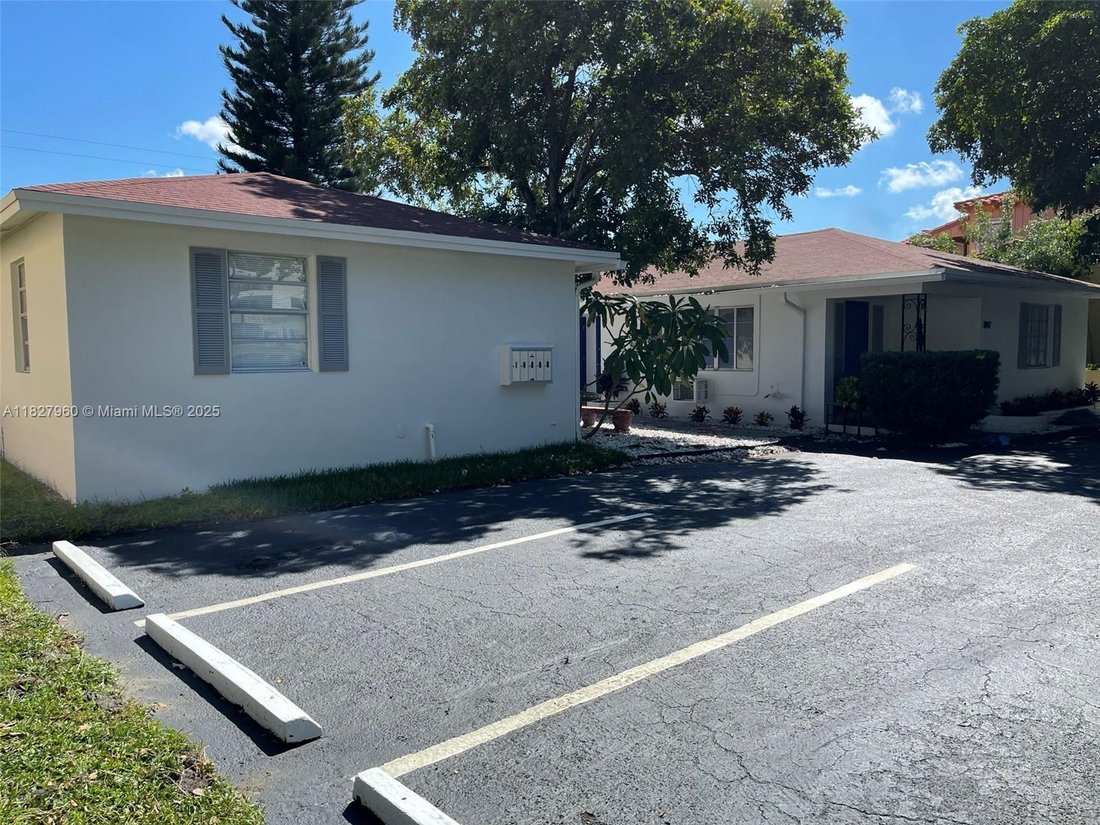 Hollywood, Florida, United States 3 - 16640313