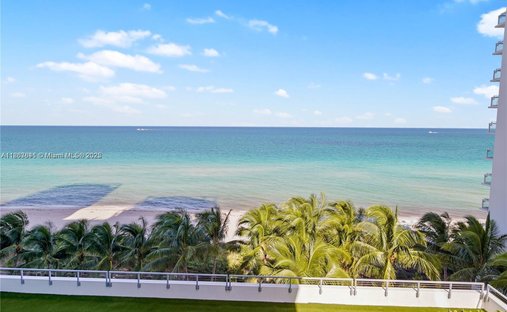 Condo in Miami Beach, Florida, United States 1