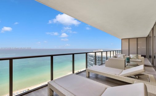 Condo in Bal Harbour, Florida, United States 1