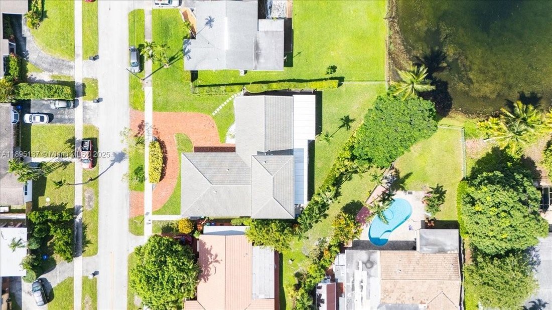 House in North Miami Beach, Florida, United States 4 - 16637974