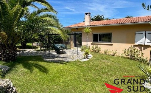 House in Lege Bourg, Lège-Cap-Ferret, France 1
