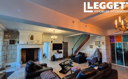 Castle for Sale in Périgueux, Nouvelle-Aquitaine, France