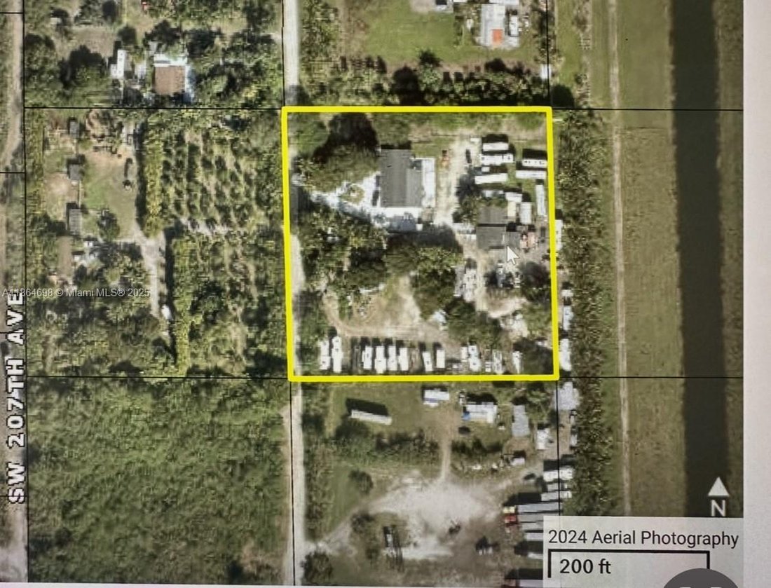 House in Miami, Florida, United States 5 - 16640053