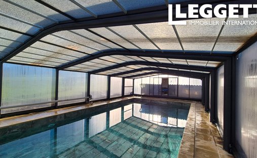 Castle for Sale in Périgueux, Nouvelle-Aquitaine, France