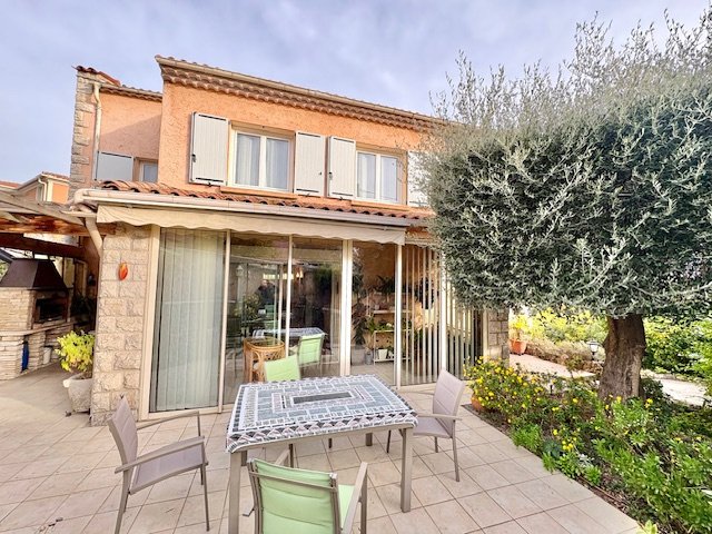 House in Grasse, Provence-Alpes-Côte d'Azur, France 1 - 16629836