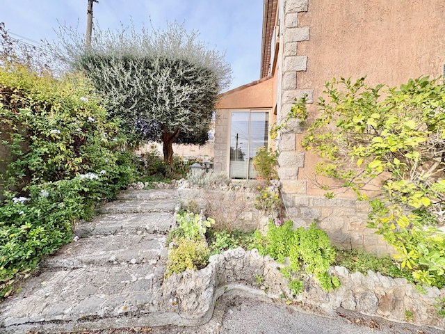 House in Grasse, Provence-Alpes-Côte d'Azur, France 4 - 16629836