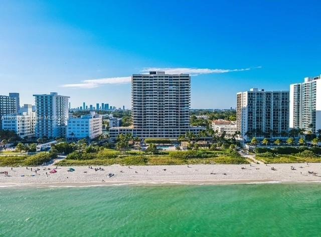 Condo in Miami Beach, Florida, United States 1 - 16640066