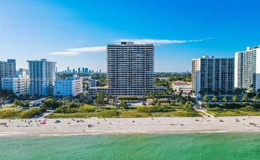 Condo in Miami Beach, Florida, United States 1