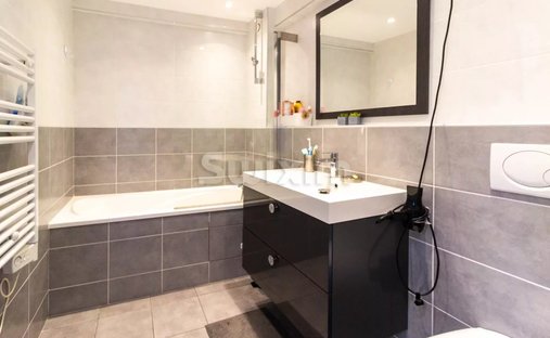 Castle for Sale in Bons-en-Chablais, Auvergne-Rhône-Alpes, France