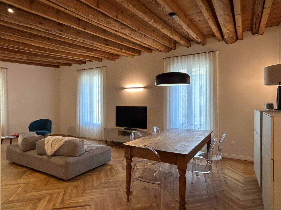 Apartment in Historic Center, Desenzano del Garda, Lombardy 5 - 16641134