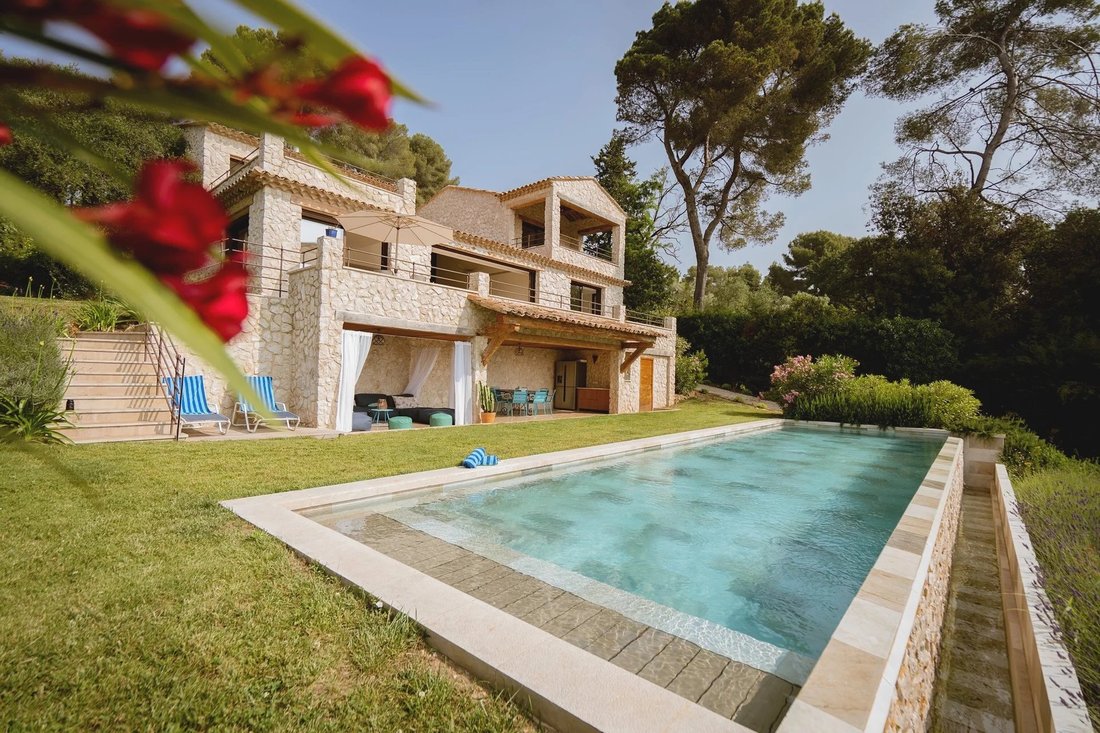 House in Quartiers Est les Salettes-Les Campons, La Colle-sur-Loup, France 1 - 13305968