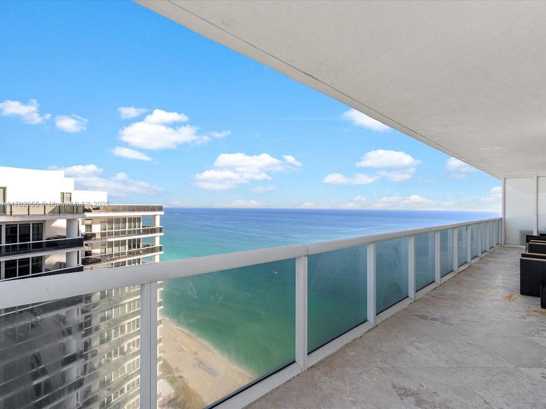 Condo in Hallandale Beach, Florida, United States 3 - 16639771
