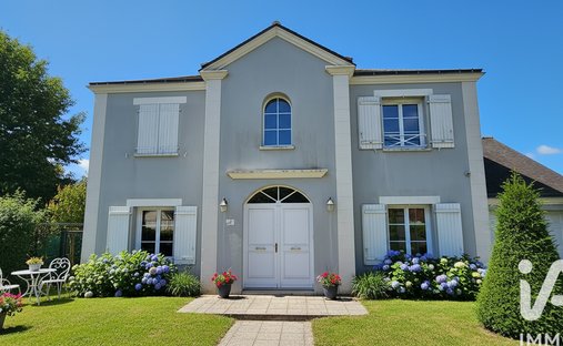 Castle for Sale in Treillières, Pays de la Loire, France