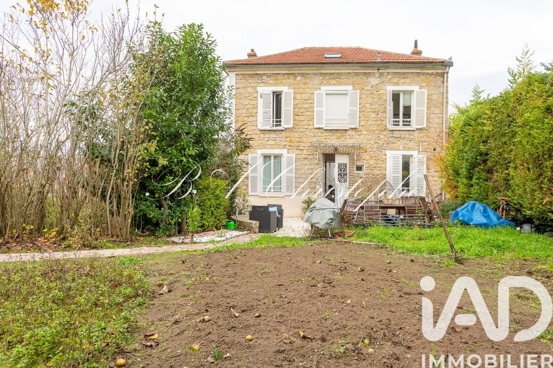 House in Centre Ville-mail-Golf-Epluches-Pt Petit, Saint-Ouen-l'Aumone, France 3 - 16645052