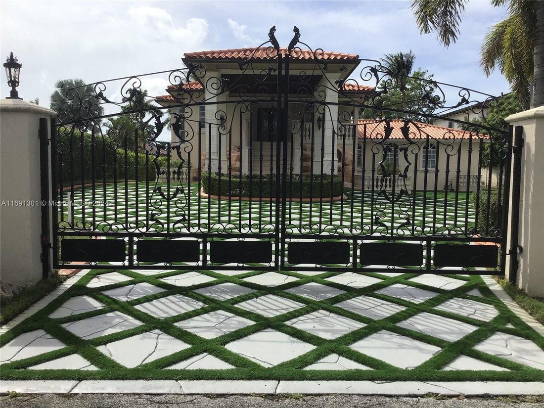 House in Miami, Florida, United States 5 - 16636293