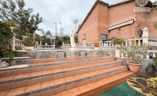 Villa in Sant Vicenc dels Horts, Catalonia, Spain 1