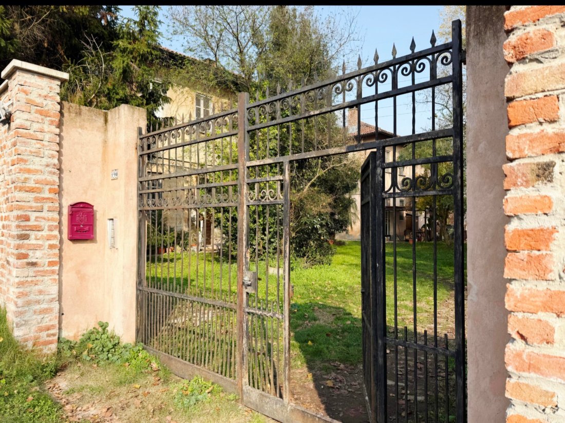 Country House in Chiaravalle - Quintosole, Milan, Italy 4 - 16647843