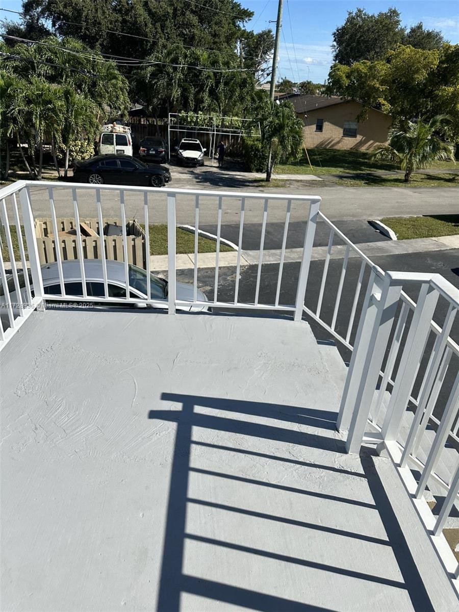 Pembroke Pines, Florida, United States 3 - 16639523