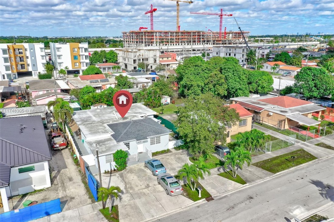 House in Hialeah, Florida, United States 3 - 16638941